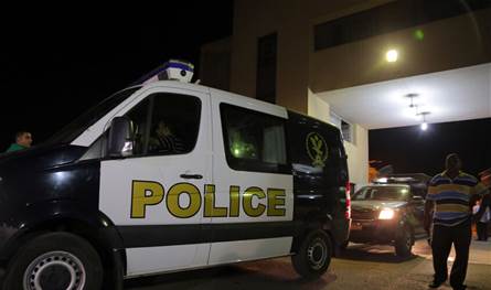 في مصر... توقيف سائق مسؤول بارز ماذا ضبطت الشرطة بحوزته؟