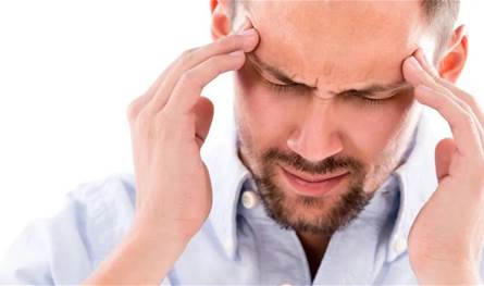 مسكنات وأدوية خاصة… كيف يُعالج الصداع النصفي؟