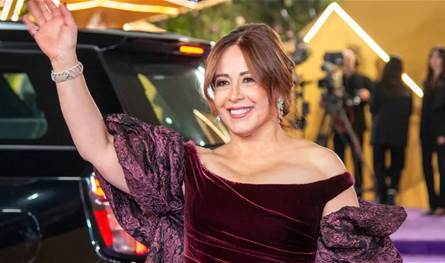 برفقة زوجها الكاتب.. تقلا شمعون تتألق بالأسود في مهرجان البحر الأحمر (صورة)