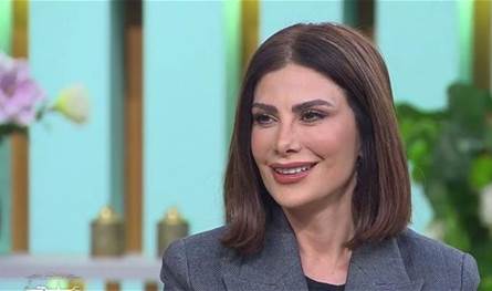 بقصة حورية البحر.. صبا مبارك بأسلوب عصري على السجادة الحمراء (صورة)