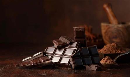 عنصر يبطئ الشيخوخة في الشوكولا الداكنة.. ما هو؟