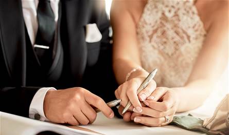 تزوّجت من طيّار... فنانة تدخل القفص الذهبيّ بشكلٍ مفاجىء في دبي