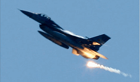 قنابل مضيئة فوق تدمر.. &quot;إف-16&quot; أميركية في الأجواء بعد كمين دامٍ لدورية مشتركة