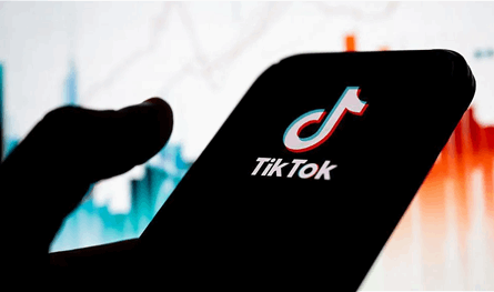 صفقة تيك توك معلّقة 