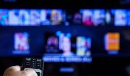 مقدمات نشرات الأخبار المسائية ليوم السبت