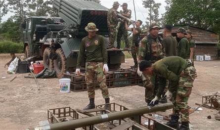 رغم إعلان وقف إطلاق النار… المعارك تتواصل بين تايلاند وكمبوديا