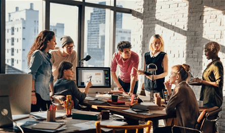 صناعة المحتوى… كيف أصبحت مهنة العصر؟