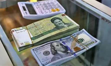لأول مرة في تاريخه.. الدولار يتخطّى 127 ألف تومان في السوق الموازية الإيرانية