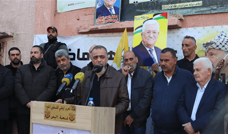 فتح تنظم اعتصامًا في مخيم البص لدعم القيادة الفلسطينية وحماية الأونروا