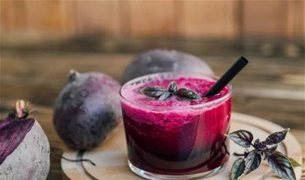  الشمندر أم الرمان.. أي عصير هو الأفضل لخفض ضغط الدم؟