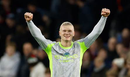 مانشستر سيتي يثأر من بالاس ويشعل سباق الصدارة