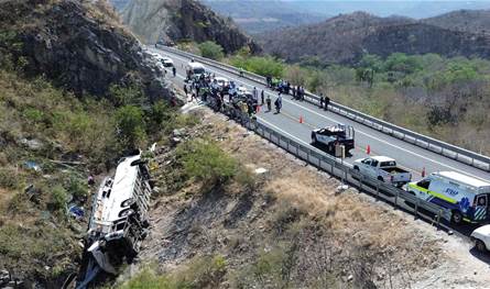 مأساة في كولومبيا.. قتلى وجرحى بسقوط حافلة طلاب في وادٍ بعمق 80 مترًا