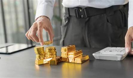 بعد زيادة قياسية.. ارتفاع أسعار الذهب واستقرار الفضة