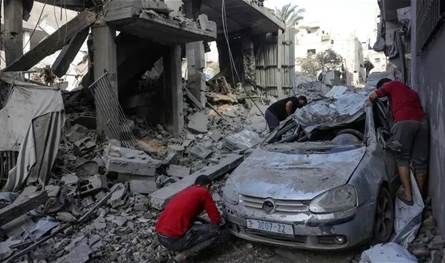 إسرائيل تقصف شمال وشرق وجنوب غزة