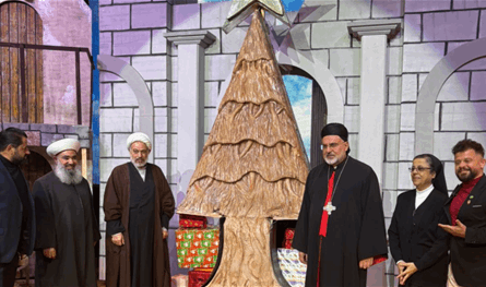 &quot;ميلاد يصنع مواطناً&quot;.. إزاحة الستار عن أضخم شجرة صابون في لبنان