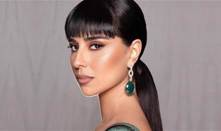 زينة مكّي تشارك جمهورها صورة جديدة بإطلالة أنيقة