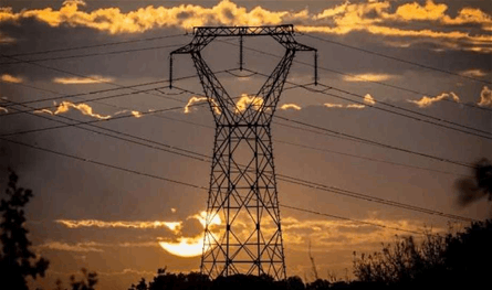 وزير كهرباء مصر: بدء تجربة الربط الكهربائي مع السعودية الشهر المقبل