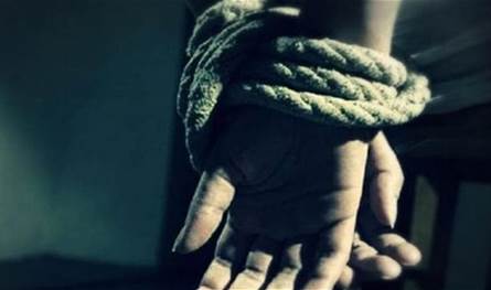 من داخل الحافلة.. مسلحون مجهولون يختطفون 18 راكبًا!