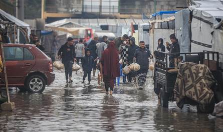 رئيس اتحاد بلديات غزة يحذر: منخفض جوي جديد قد يكون أشد قسوة من السابق
