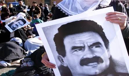 سياسية كردية تركية: أوجلان يحذر من "تشويه" ملف سوريا