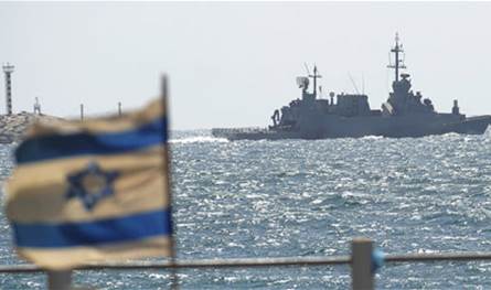 ليلًا.. هذا ما قام به زورق حربي إسرائيلي قبالة شاطئ الناقورة 