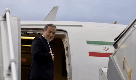 عراقجي يغادر مينسك متوجها إلى موسكو