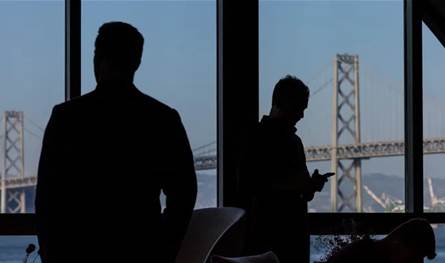 إيران تُوقف جاسوساً يحمل جنسية مزدوجة... من قام بتجنيده؟