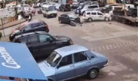 فيديو لحادث سير مُرعب... هكذا نجت إمرأة من إصطدام مُميت