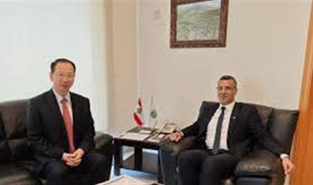 الصين ولبنان توقعان اتفاقية لتقديم طائرات بدون طيار لرش المبيدات