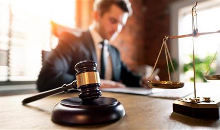 دعوة لعدم التبرع بالدم تتحوّل جناية والمحامي متهم