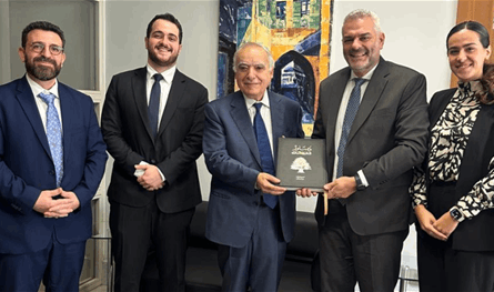 سلامة يستقبل وفد "صادر" ويؤكد: الدستور ثقافة وطنية راسخة