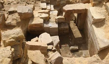 إكتشاف معبد مصري عمره 4500 عام لعبادة إله الشمس