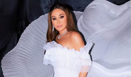 إليسا توجّه رسالة إلى جمهورها.. هذا مضمونها