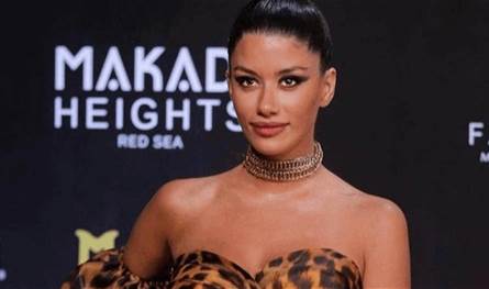 بعد انتشار صور لهما في لبنان.. سينتيا خليفة تكشف حقيقة علاقتها بهذا النجم المصري