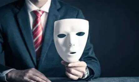 برفقة شريكَيْه.. هذا ما فعله رجل انتحل صفة موظف أممي بزوجين!