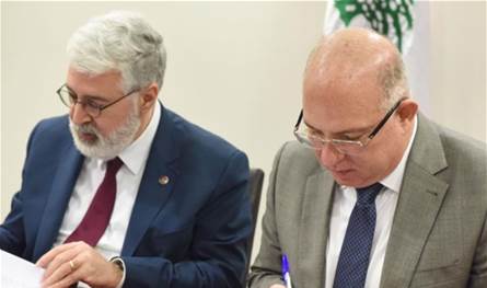 الجامعة الأميركية ووزارة العمل توقعان مذكرة لدعم قطاع العمل في لبنان