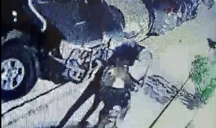 بالفيديو.. سرقات الدراجات تتكرر قرب "مستشفى النيني"