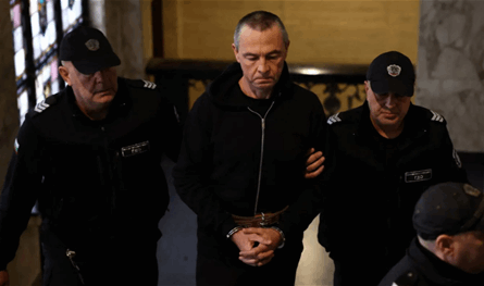 مالك سفينة "روسوس" يرفض الإفادة أمام القاضي البيطار