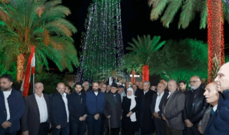 عند المدخل الشمالي... صيدا ترتدي حلّتها الميلادية  (صور)