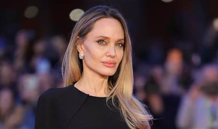 انجلينا جولي إلى نساء العالم: الوعي ينقذ الأرواح