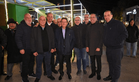 بلدية ضهر الصوان تفتتح أول سوق ميلادية بإضاءة شجرة الميلاد