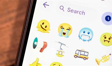 غوغل تغيّر شكل الإيموجي… وتصاميم أندرويد تقترب من أبل
