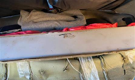 داخل مخبأ سري.. ضبط كمية من اللحوم المهرّبة إلى لبنان (صور)