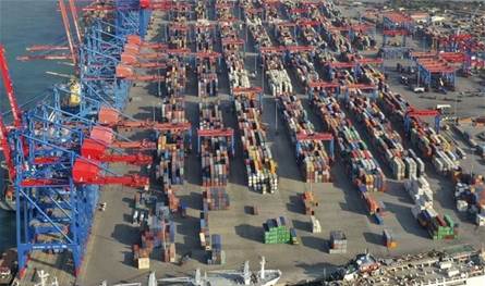 مرفأ بيروت يشيد بقرار وزير الداخلية لتسهيل حركة الشاحنات اليوم السبت