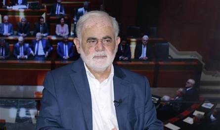 أبو زيد: مشروع الفجوة المالية يحتاج إلى إعادة درس