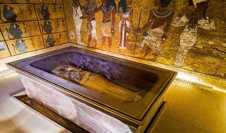 بعد قرن على توت عنخ آمون… العثور على مقبرة ملكية جديدة في وادي الملوك