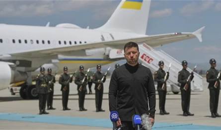 لقاء ثلاثي مقترح.. زيلينسكي يشكك وواشنطن ترفض "فرض اتفاق"