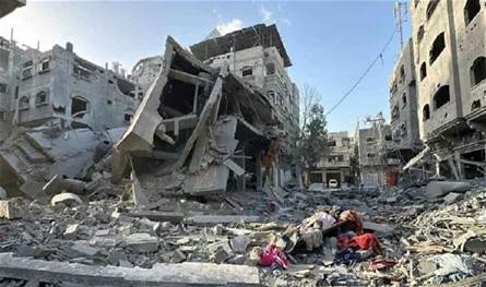 مأساة في غزة... مقتل 3 نساء جراء إنهيار منزل عليهن