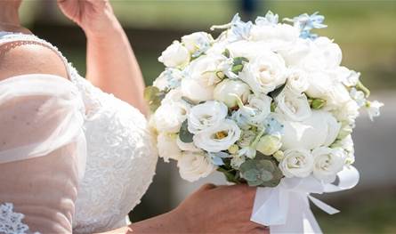 بالفيديو... ممثلة سعوديّة رقصت بفستان الزفاف هل دخلت القفص الذهبيّ؟