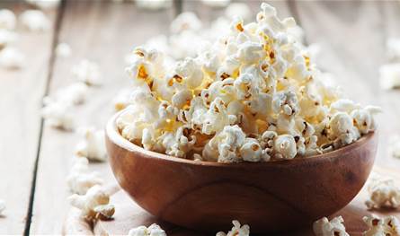 ماذا يحدث للمعدة عند تناول الفشار يوميا؟